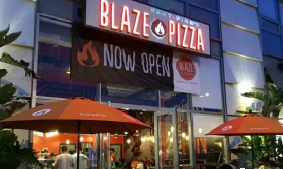 blaze pizza conway ar,Location and Ambiance